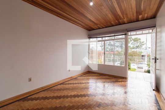Sala de casa à venda com 3 quartos, 180m² em Cavalhada, Porto Alegre