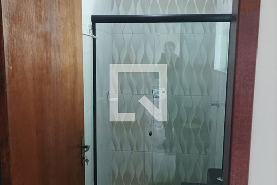 Banheiro de apartamento para alugar com 1 quarto, 45m² em Parque São Rafael, São Paulo