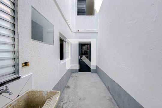 Quintal/Lavanderia de casa para alugar com 2 quartos, 138m² em Vila Oratório, São Paulo
