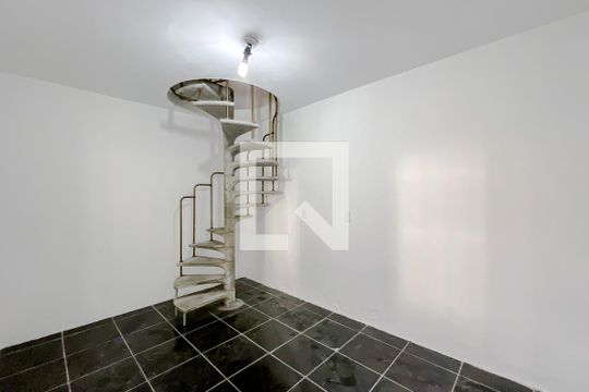 Sala de casa para alugar com 2 quartos, 138m² em Vila Oratório, São Paulo