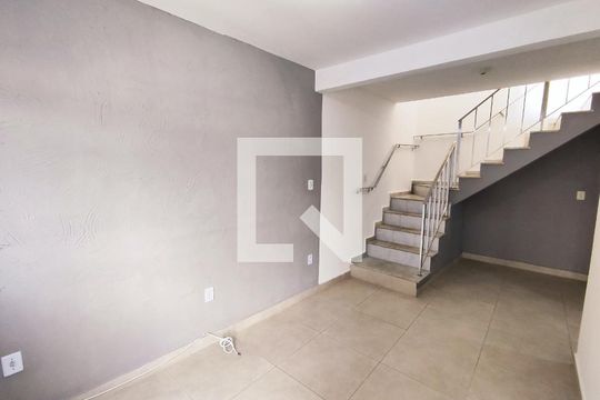 Casa para alugar com 2 quartos, 180m² em Encantado, Rio de Janeiro