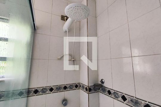 Chuveiro de casa para alugar com 2 quartos, 180m² em Encantado, Rio de Janeiro