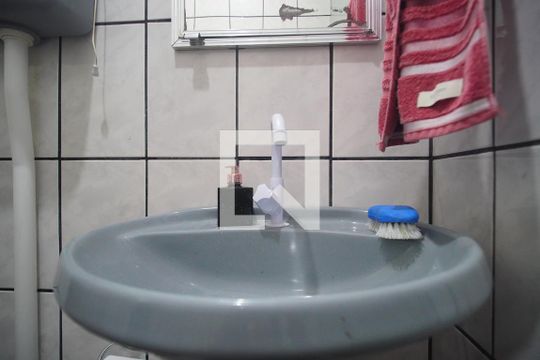 Banheiro de apartamento à venda com 2 quartos, 52m² em Canudos, Novo Hamburgo
