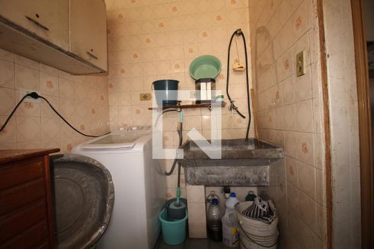 Lavanderia de casa à venda com 3 quartos, 158m² em Vila Nivi, São Paulo