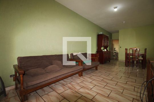 Casa à venda com 3 quartos, 158m² em Vila Nivi, São Paulo