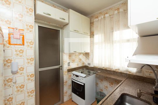 Cozinha de apartamento para alugar com 2 quartos, 72m² em Vila Olímpia, São Paulo
