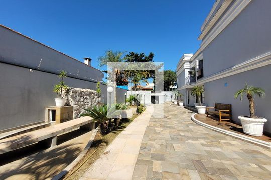 Área comum de casa de condomínio à venda com 4 quartos, 392m² em Vila Bertioga, São Paulo