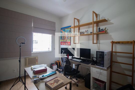 Quarto 1 de apartamento à venda com 3 quartos, 140m² em Copacabana, Rio de Janeiro