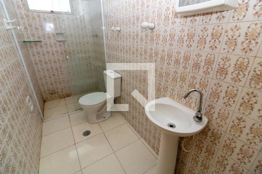 Banheiro de apartamento à venda com 2 quartos, 60m² em Parque Santos Dumont, Taboão da Serra