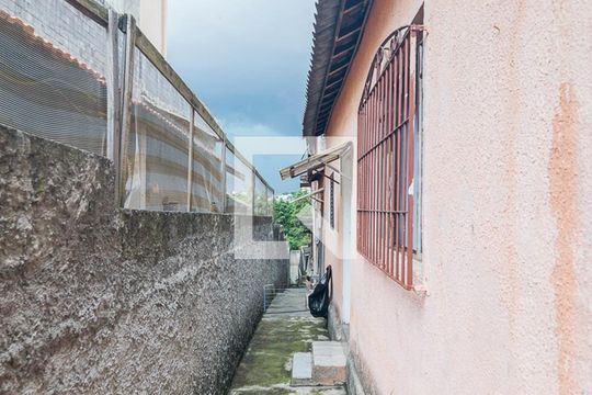 Corredor de casa à venda com 1 quarto, 150m² em Vila Valparaiso, Santo André