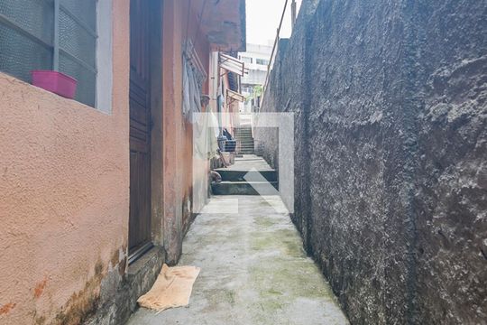 Corredor de casa à venda com 1 quarto, 150m² em Vila Valparaiso, Santo André
