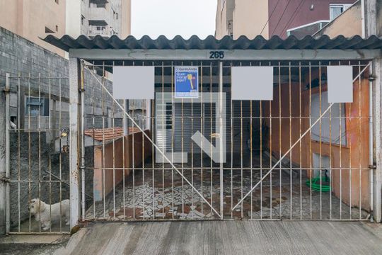 Fachada de casa à venda com 1 quarto, 150m² em Vila Valparaiso, Santo André