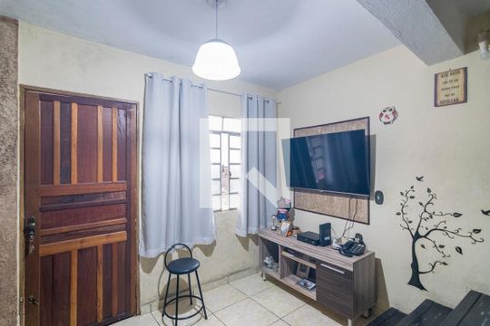 Sala Fundos de casa à venda com 1 quarto, 150m² em Vila Valparaiso, Santo André