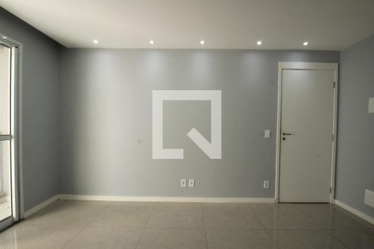 Sala de apartamento para alugar com 2 quartos, 47m² em Jardim Monte Alegre, Taboão da Serra