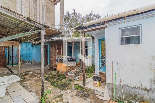 Quintal de casa à venda com 2 quartos, 366m² em Harmonia, Canoas