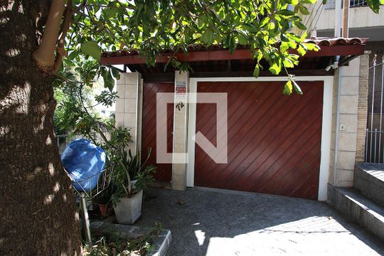 Fachada de casa à venda com 3 quartos, 120m² em Sumaré, São Paulo