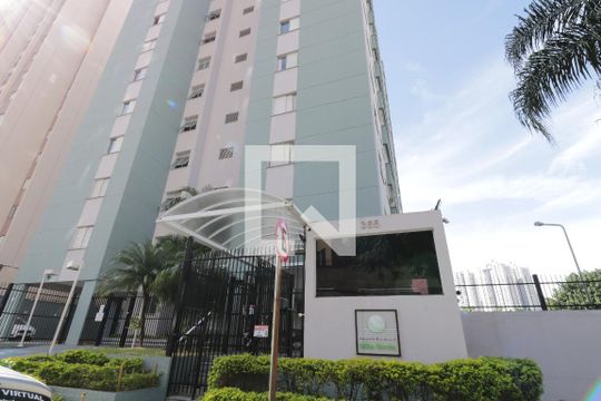 Fachada do bloco de apartamento para alugar com 2 quartos, 59m² em Vila Valparaíso, Santo André