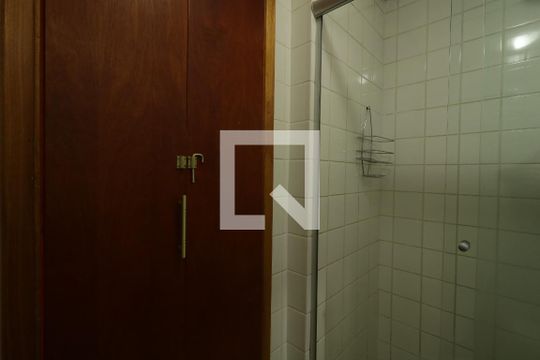 Banheiro de apartamento para alugar com 2 quartos, 59m² em Vila Valparaíso, Santo André