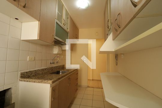Cozinha de apartamento para alugar com 2 quartos, 59m² em Vila Valparaíso, Santo André