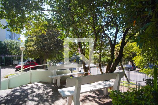 Área comum de apartamento para alugar com 3 quartos, 72m² em Jardim Itu, Porto Alegre