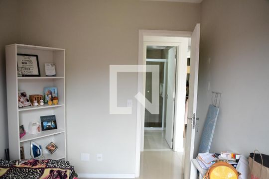 Quarto de apartamento para alugar com 2 quartos, 59m² em Gramado, Cotia