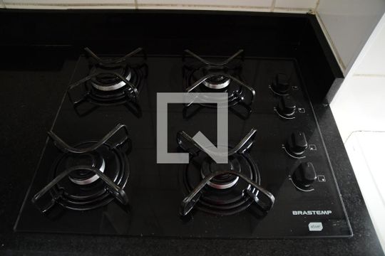 Cozinha de apartamento para alugar com 2 quartos, 59m² em Gramado, Cotia