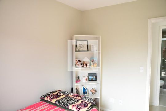 Quarto de apartamento para alugar com 2 quartos, 59m² em Gramado, Cotia
