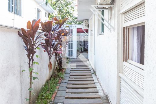 Corredor Externo de casa à venda com 3 quartos, 280m² em Alto da Lapa, São Paulo