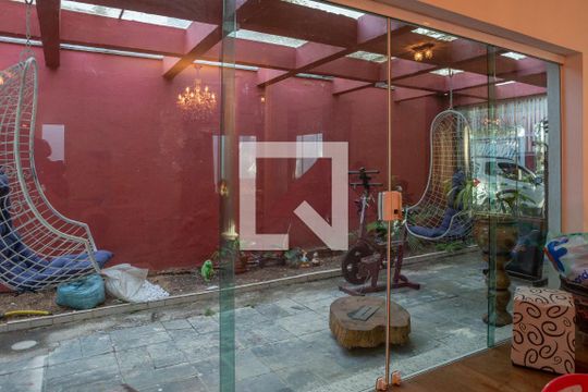 Vista da Sala de casa à venda com 3 quartos, 280m² em Alto da Lapa, São Paulo