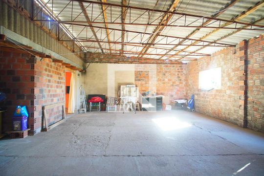 peça secundária de casa à venda com 4 quartos, 172m² em Primavera, Novo Hamburgo