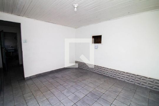 Quarto de casa para alugar com 1 quarto, 50m² em Penha, Rio de Janeiro