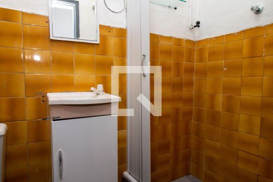 Banheiro de casa para alugar com 1 quarto, 50m² em Penha, Rio de Janeiro