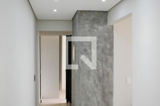 Corredor de apartamento à venda com 2 quartos, 42m² em Vila Cristália, São Paulo