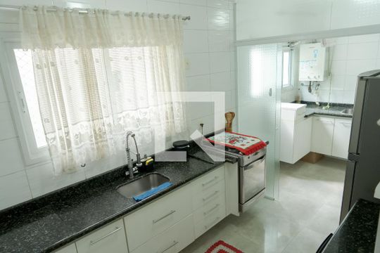 Cozinha de apartamento à venda com 2 quartos, 75m² em Vila Bastos, Santo André