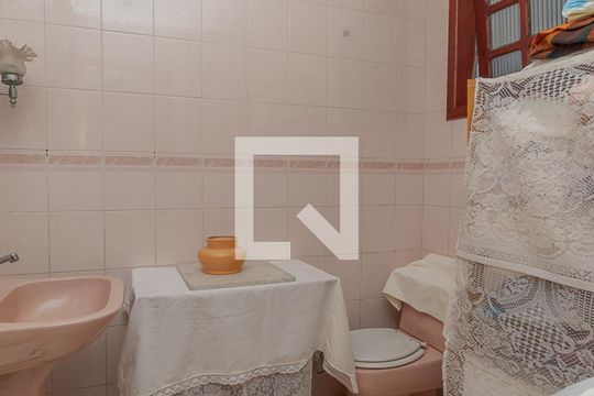 Banheiro da Suíte de casa à venda com 4 quartos, 380m² em Rubem Berta, Porto Alegre