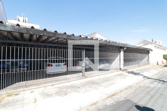 Fachada de casa à venda com 2 quartos, 300m² em Água Rasa, São Paulo