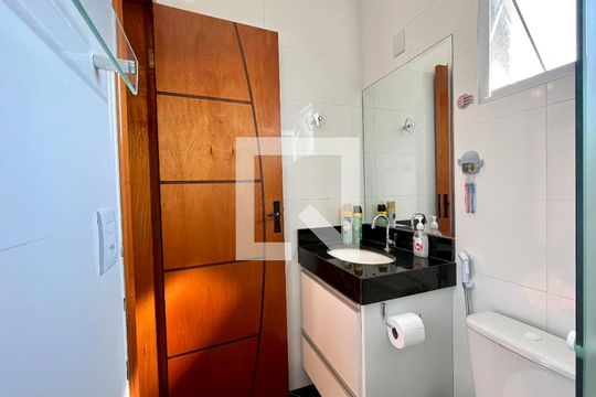 Banheiro da Suíte de casa à venda com 3 quartos, 120m² em Vila Carrao, São Paulo