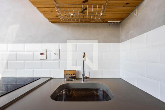 Cozinha de apartamento à venda com 1 quarto, 32m² em Pinheiros, São Paulo