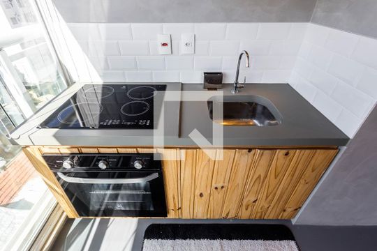 Cozinha de apartamento à venda com 1 quarto, 32m² em Pinheiros, São Paulo