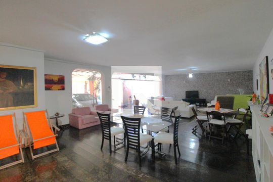 Sala de casa à venda com 5 quartos, 647m² em Jardim Santa Helena, São Paulo