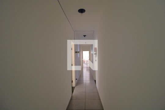 Corredor  de casa à venda com 5 quartos, 647m² em Jardim Santa Helena, São Paulo