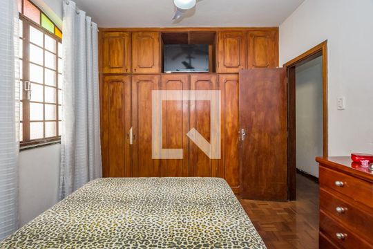 Quarto 3 de casa para alugar com 4 quartos, 470m² em Álvaro Camargos, Belo Horizonte