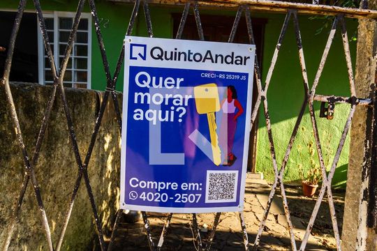 Fachada  de casa à venda com 5 quartos, 600m² em Ipanema, Porto Alegre