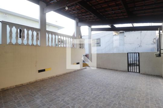 Garagem de casa para alugar com 3 quartos, 172m² em Vila Santa Maria, São Paulo