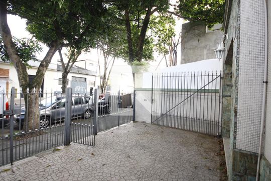 Garagem de casa à venda com 2 quartos, 258m² em Ipiranga, São Paulo