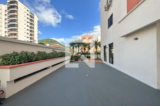 Área comum - Área verde de apartamento para alugar com 2 quartos, 85m² em Vila Julia, Guarujá