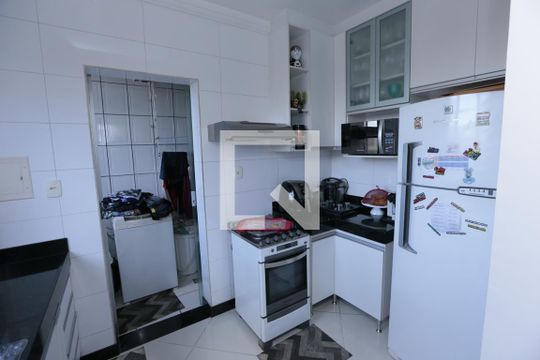 Cozinha de apartamento à venda com 3 quartos, 87m² em Eldorado, Contagem