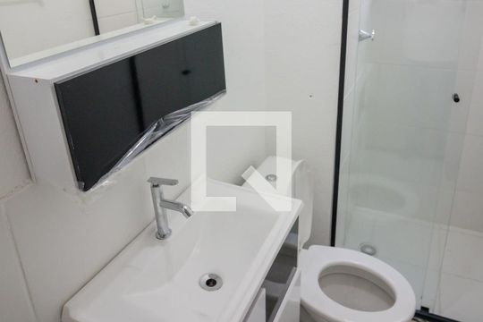 Banheiro 2 de apartamento para alugar com 2 quartos, 49m² em Jardim Gilda Maria, São Paulo