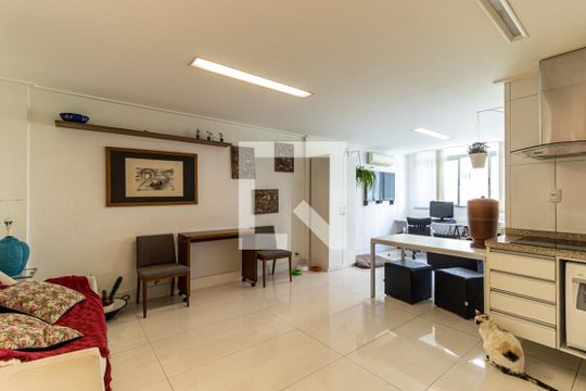 Sala de kitnet/studio à venda com 1 quarto, 58m² em Santa Cecilia, São Paulo