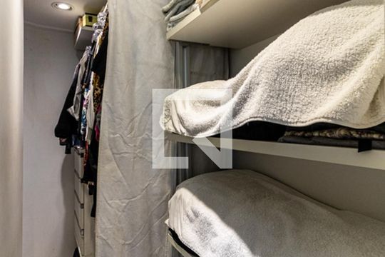 Closet de kitnet/studio à venda com 1 quarto, 58m² em Santa Cecilia, São Paulo